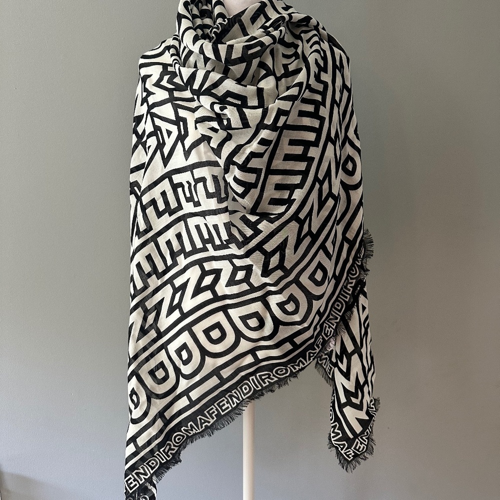 NWT - Fendi x Marc Jacobs Shawl